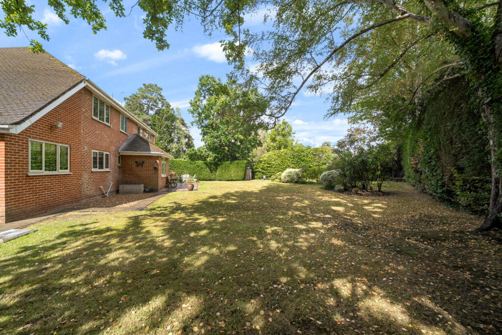 1347001-38-68b846...