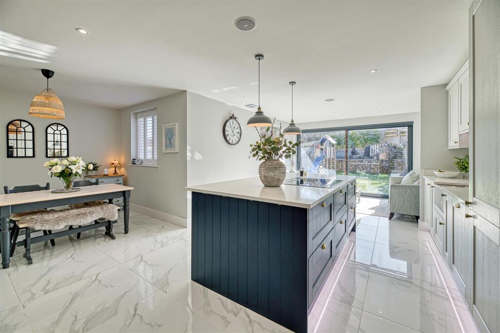 Kitchen/Dining