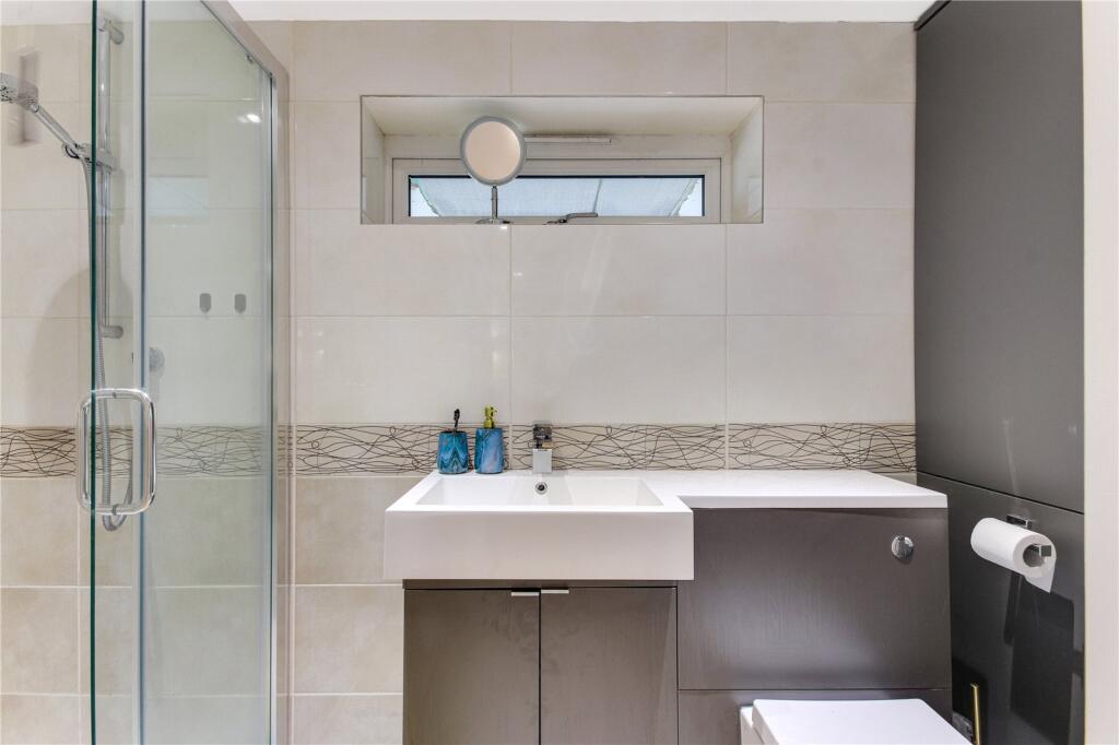 En Suite Shower Room