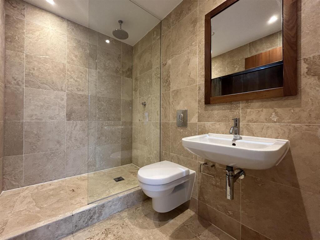 En Suite.jpeg