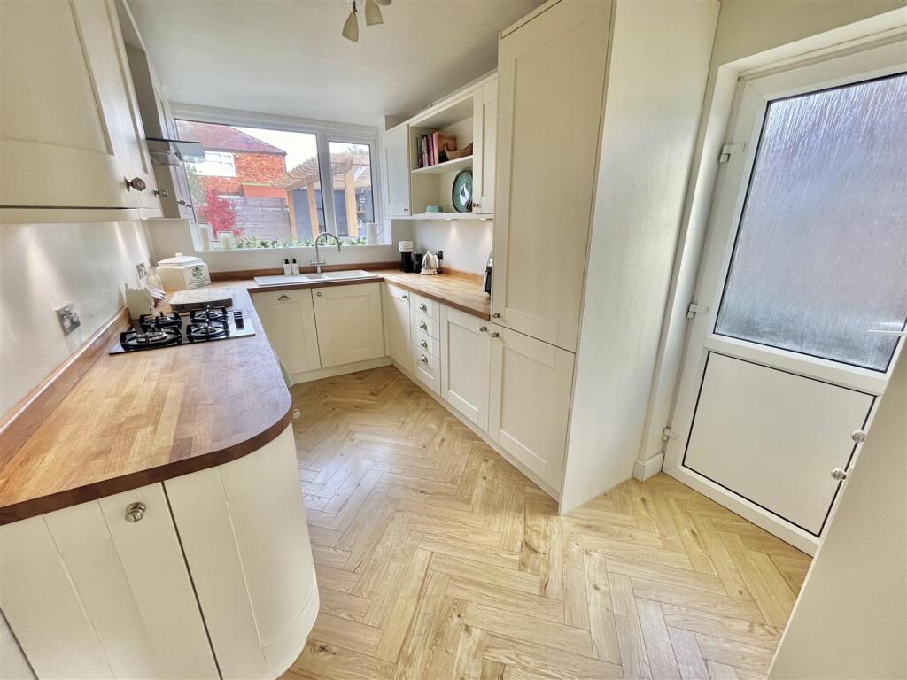 Breakfast Kitchen Aspect 2