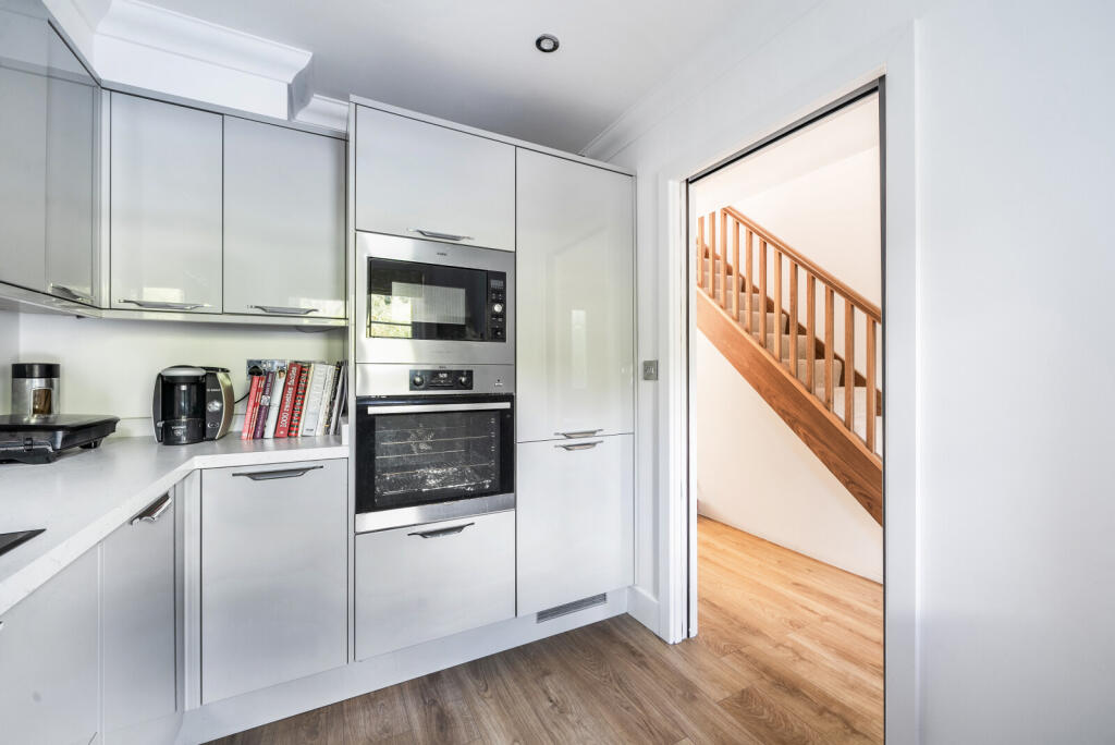 1349827-8-68c3fc7...