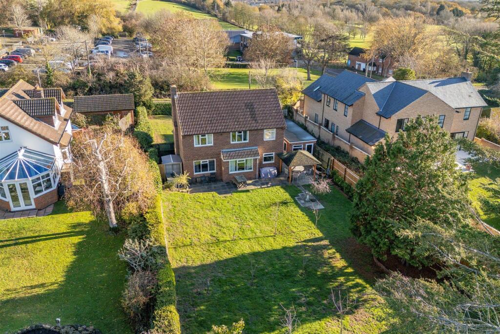 251130 - 36 Cleat Hill, Bedford - 10.jpg