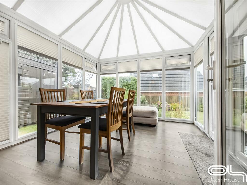 Lawns Drive (18).jpg