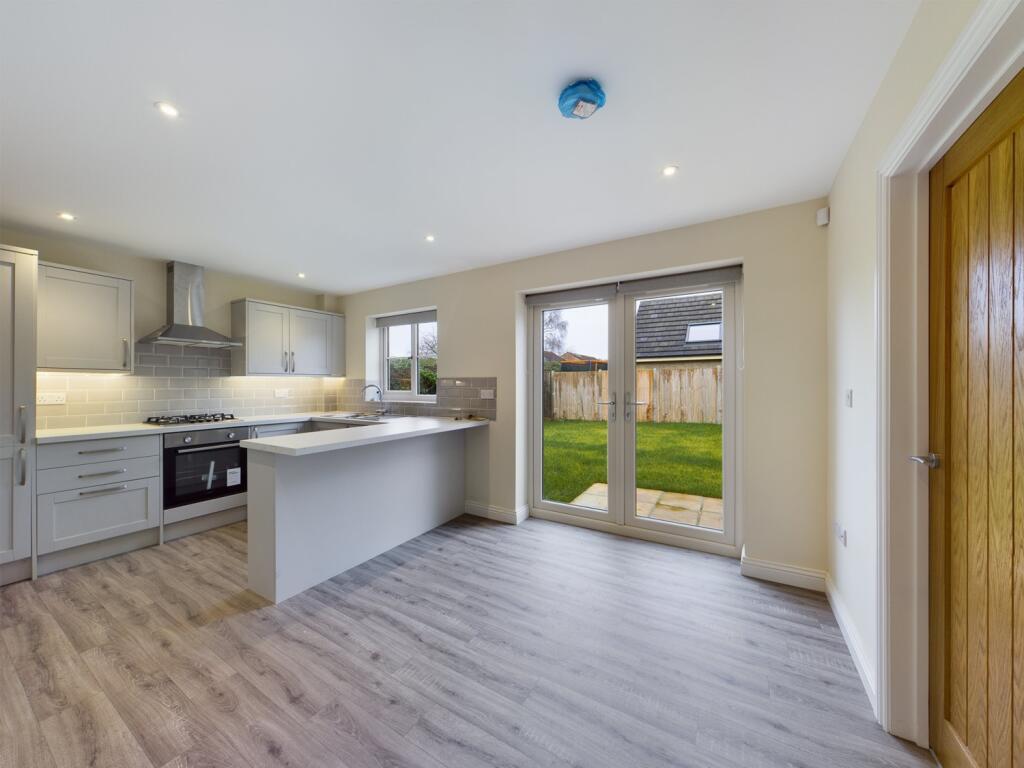 CAM00560P1-PR0082-STILL02