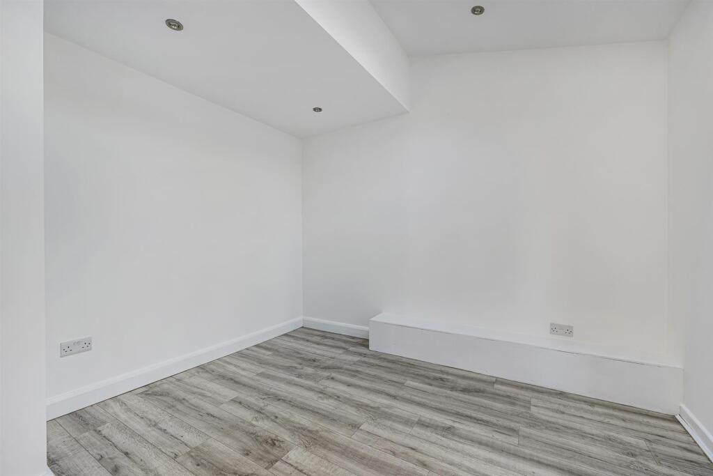 Church Close Int-21.jpg