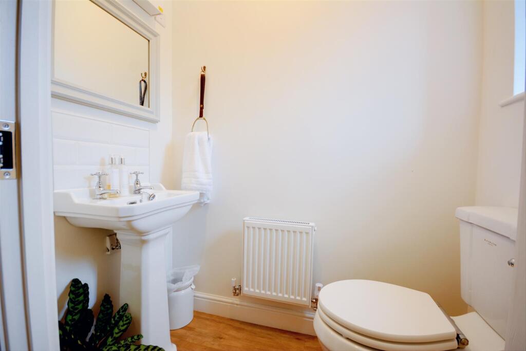 112 Church Street - WC.jpeg