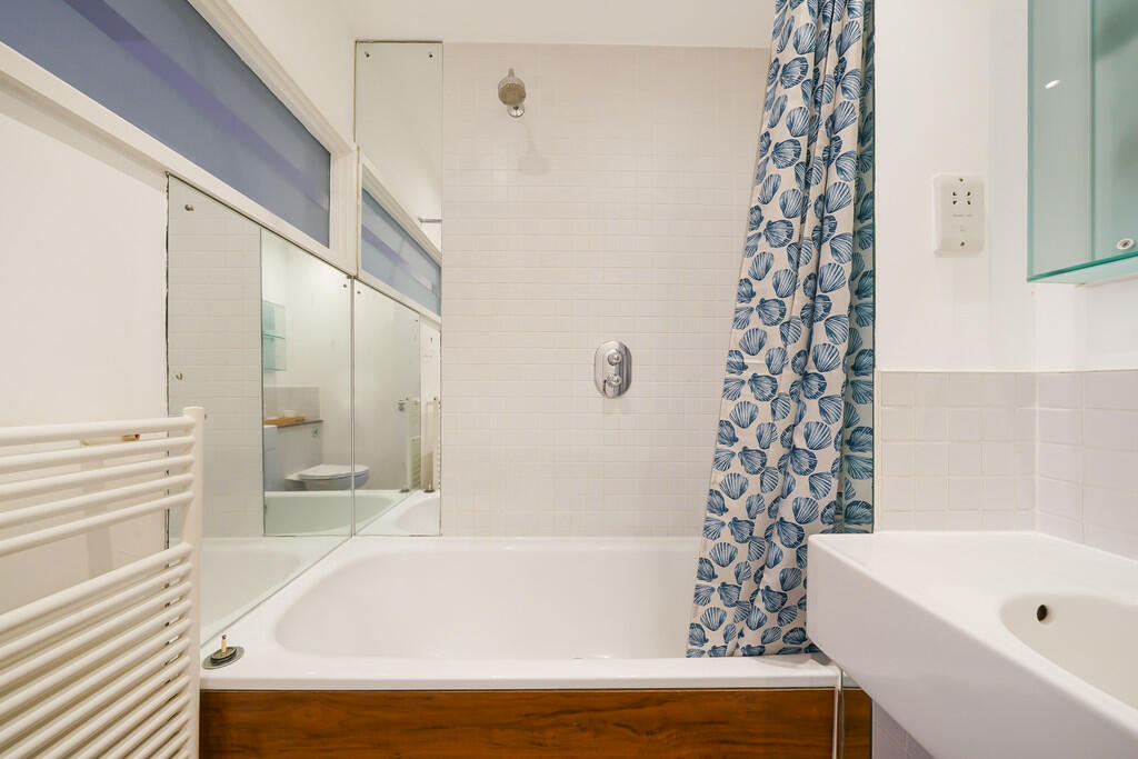 32 Hoffman Square...