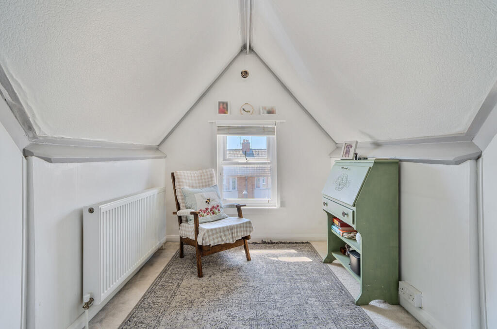 Attic Room/Bedroom 4