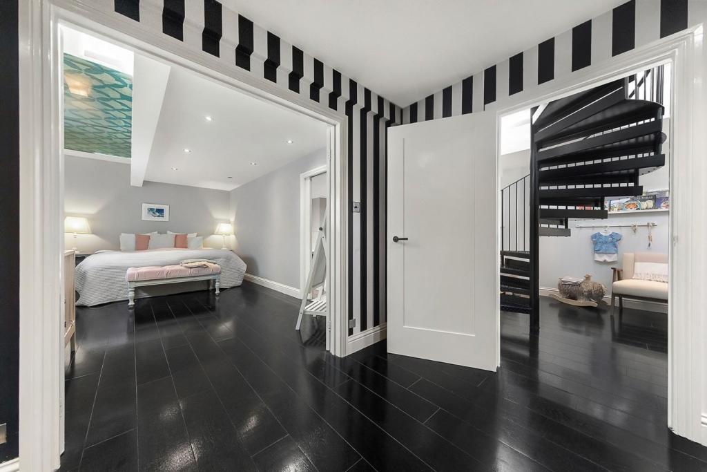 Bedroom (3).jpg