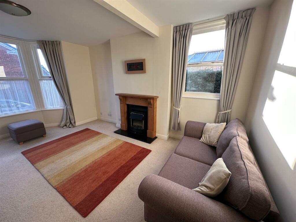 lounge 3.jpg