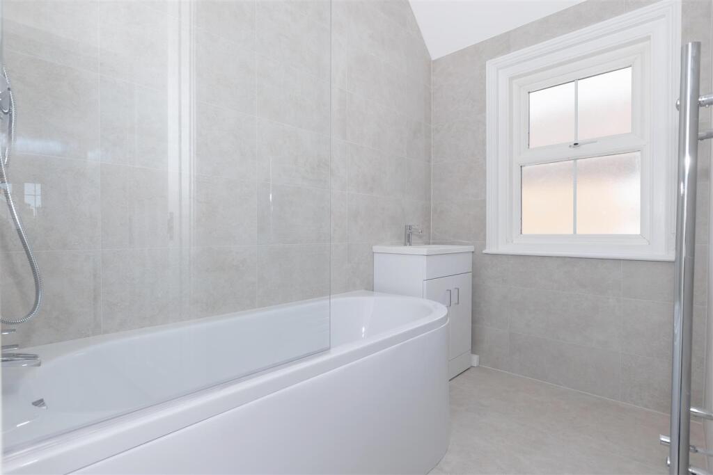 For Sale by Aspire Residential | Pembury  Road