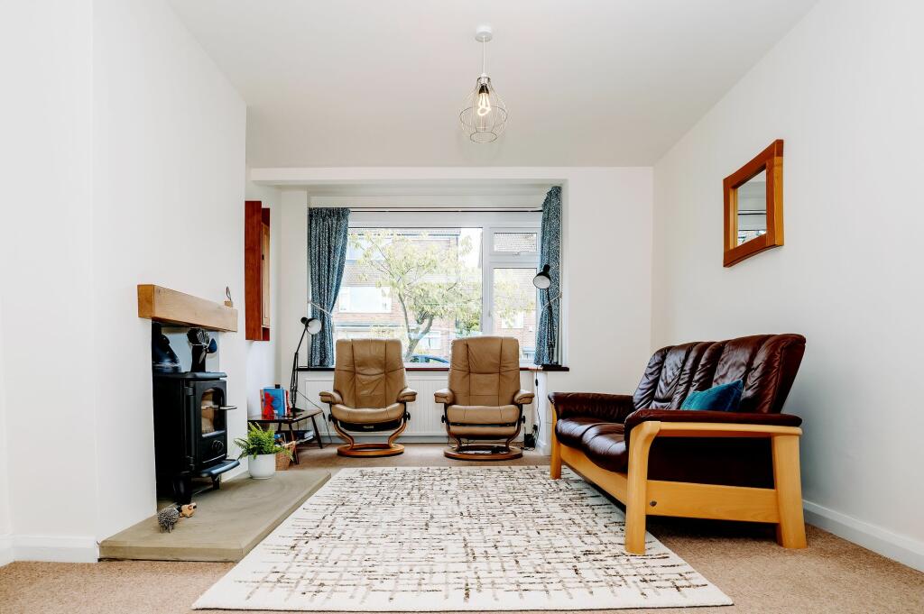 KITCHEN DINER AND LOUNGE