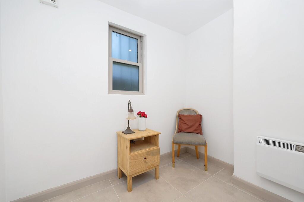 Second bedroom/study
