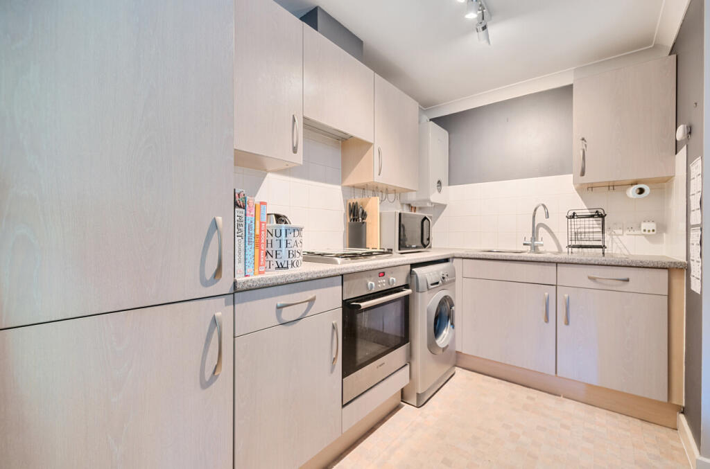 1324598-7-687a484...