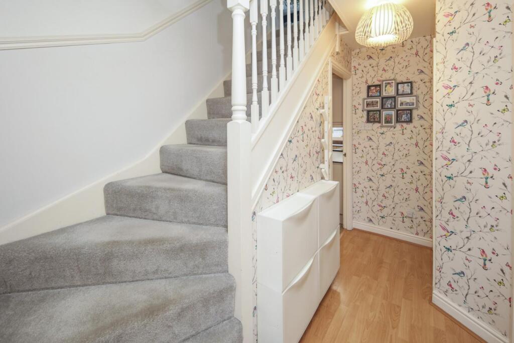 9 Mark Antony Drive Cv34-3.jpg