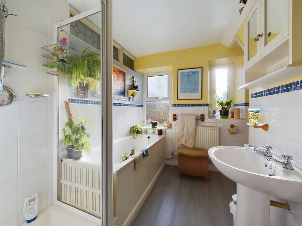 CAM03974G0-PR0090...