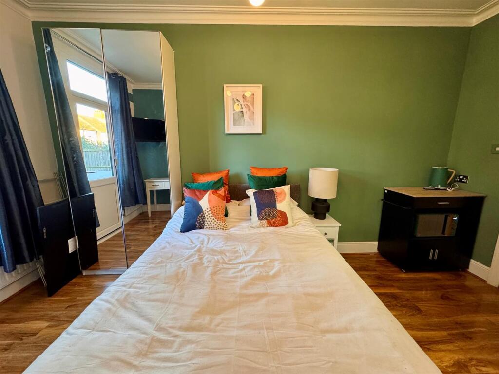 Bedroom.jpg
