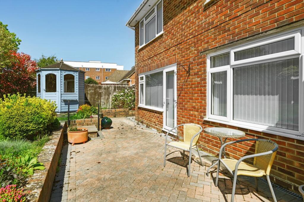 27 Saltdean Way TN39 (26).jpg