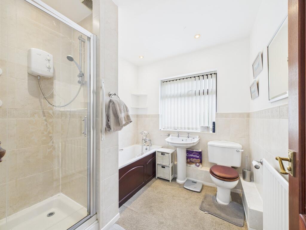 bath &amp; shower room