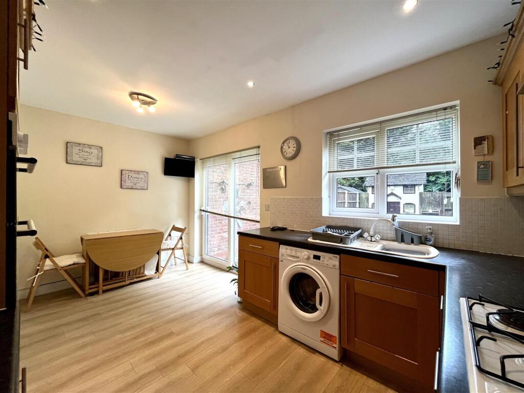 Breakfast Kitchen Aspect 4