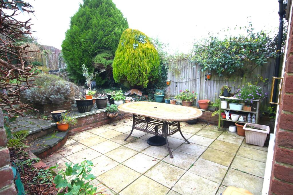 Patio a.JPG