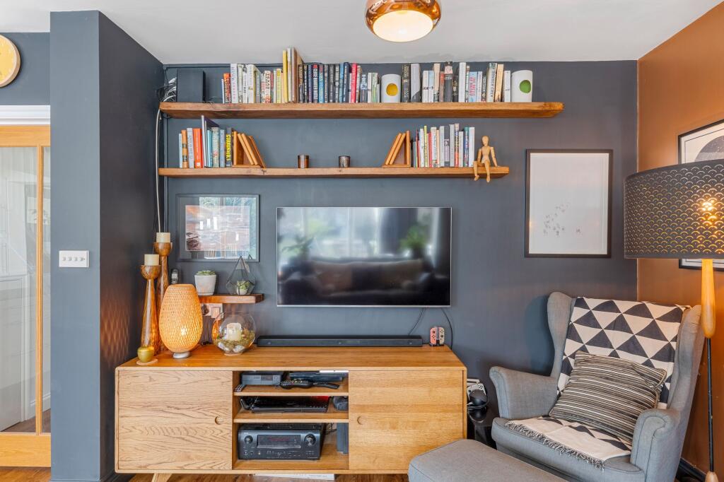 Kitchen=Family Room