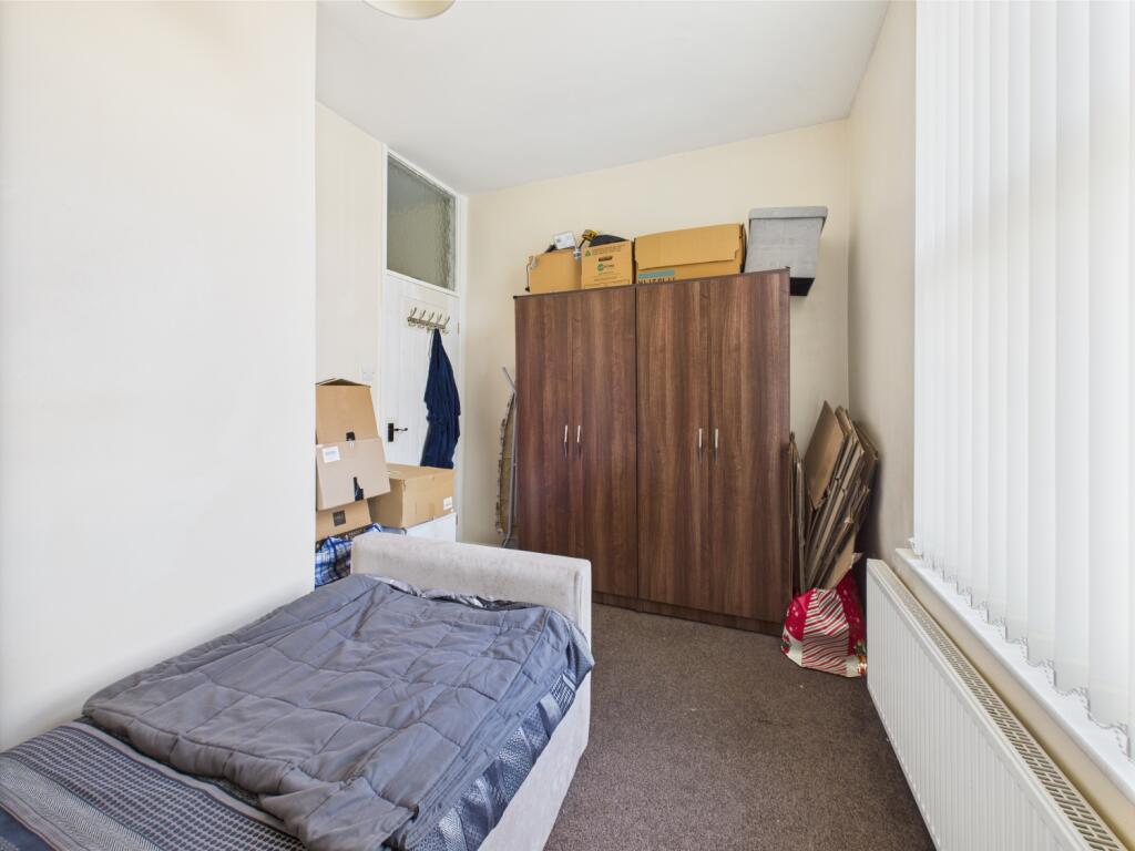 CAM03729G0-PR0045-STILL020