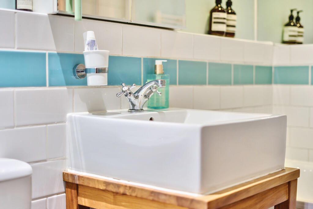 1331539-2-6887669...