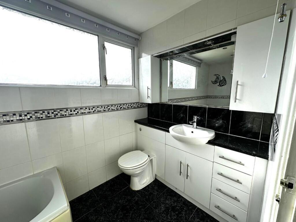 Borough bathroom 4.jpeg