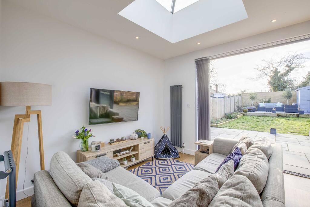 21 Trinity Avenue, SL7 3AL (LOW RES)-20