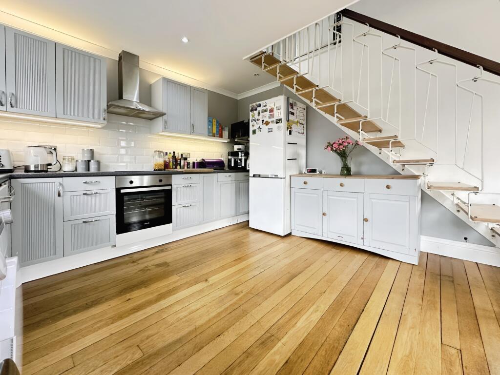 Open Plan Modern Kitchen/Diner