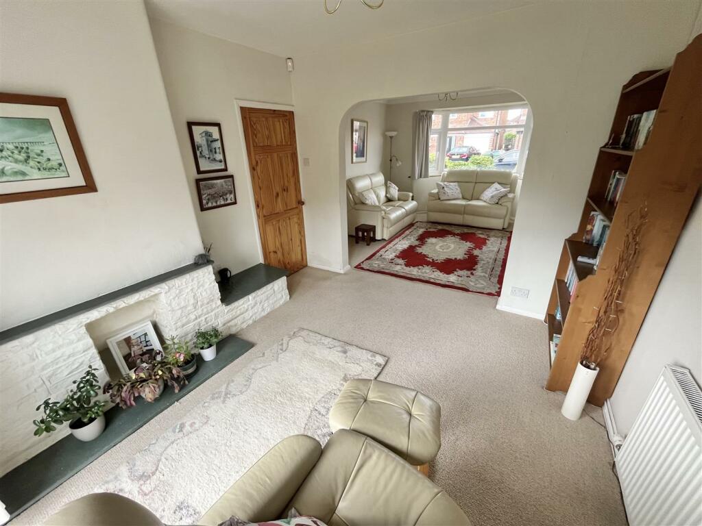 Sitting Room Aspect 2.jpg