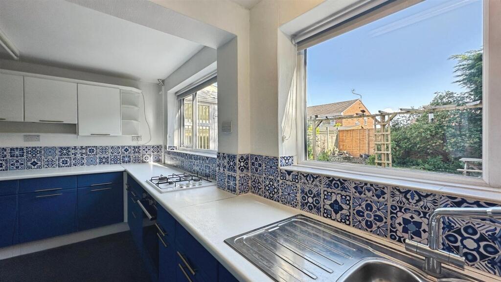 16801350--4E35-BF13-61A1B67F1D9C-37016-00000BA8B77