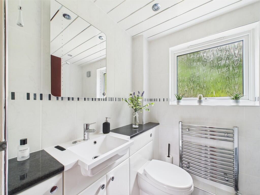 CAM02089G0-PR0483...