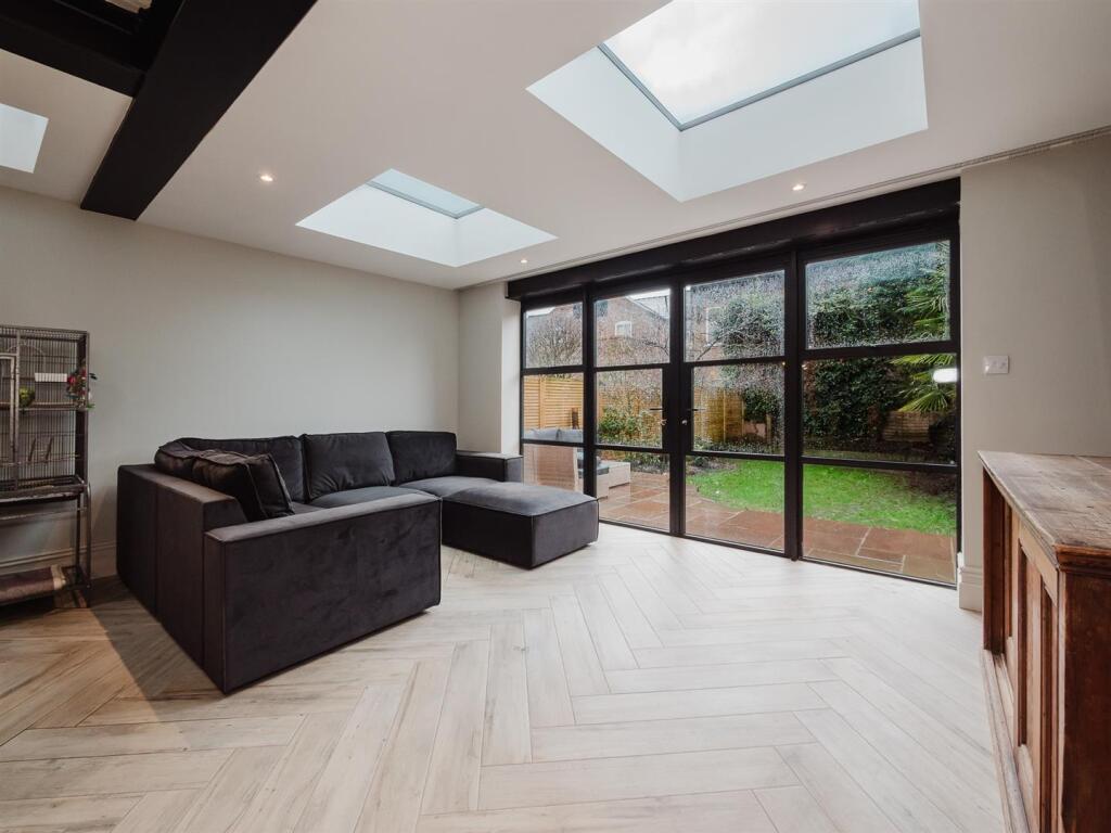 Live In Dining Kitchen