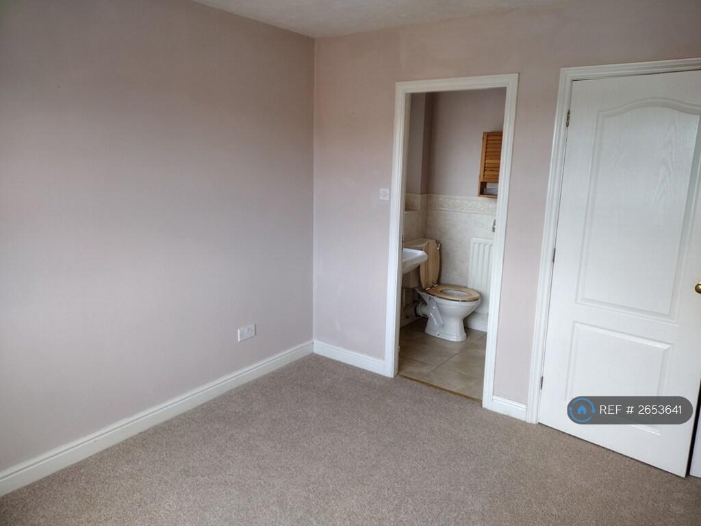 Master Bedroom (With View To En-Suite)