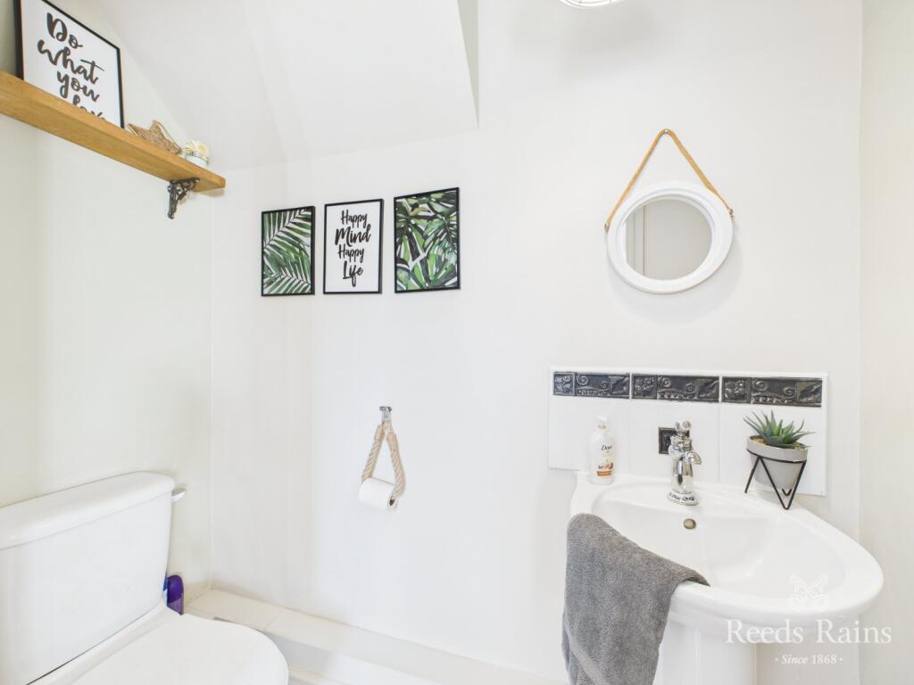 Cloakroom/Wc