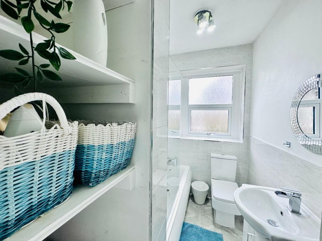 HOUSE BATHROOM