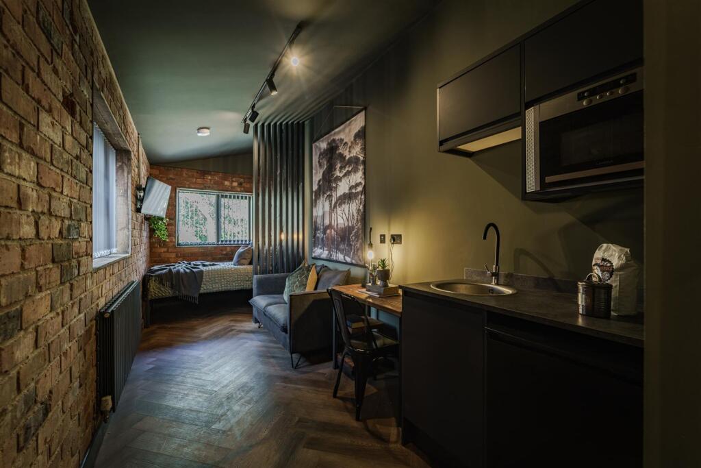 019-A7R07839-HDR.jpg