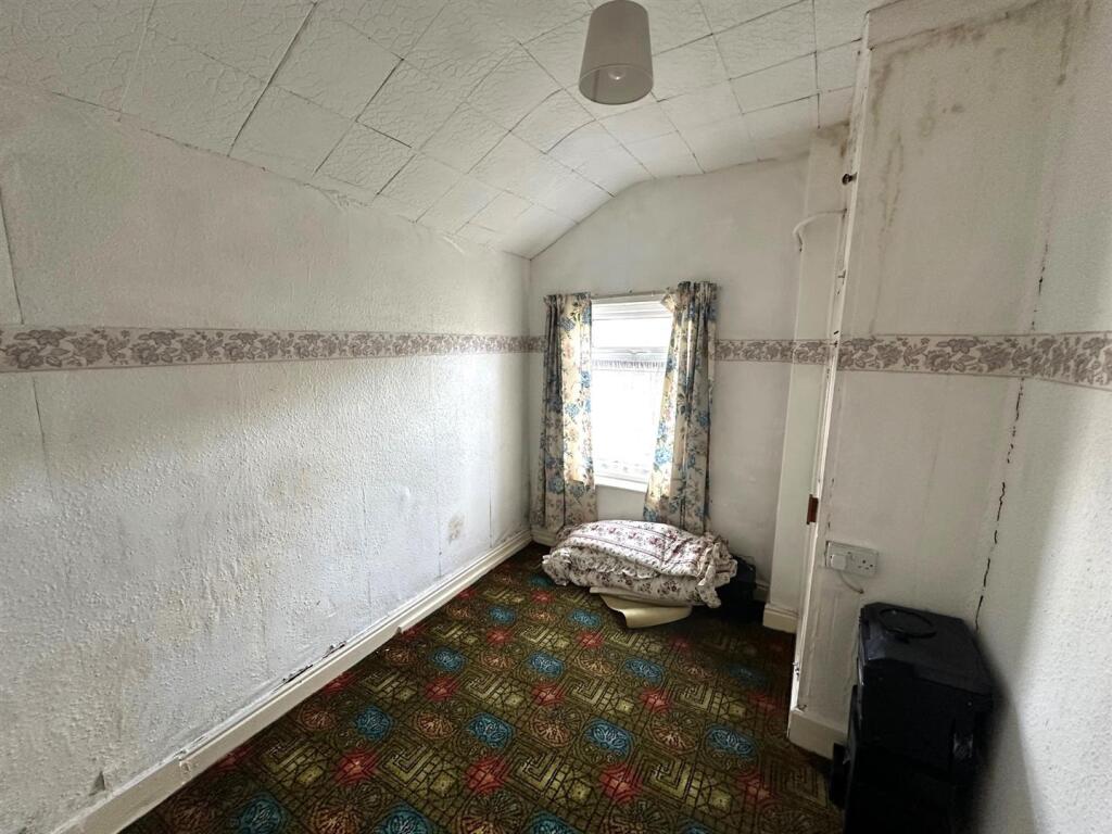 Bed 3 1.jpg
