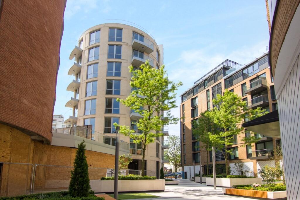 Exterior - Grand Tow