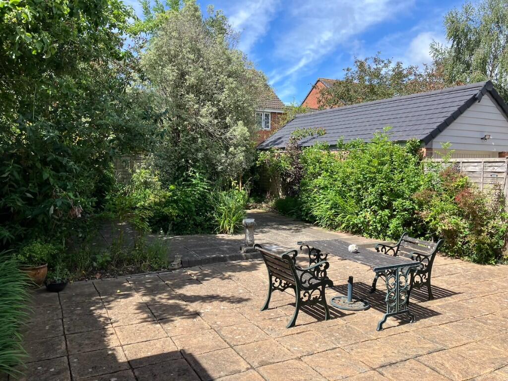 GARDEN 