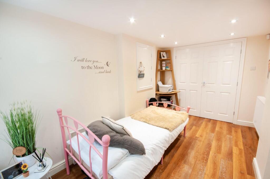 Ground Floor Bedroom/Study