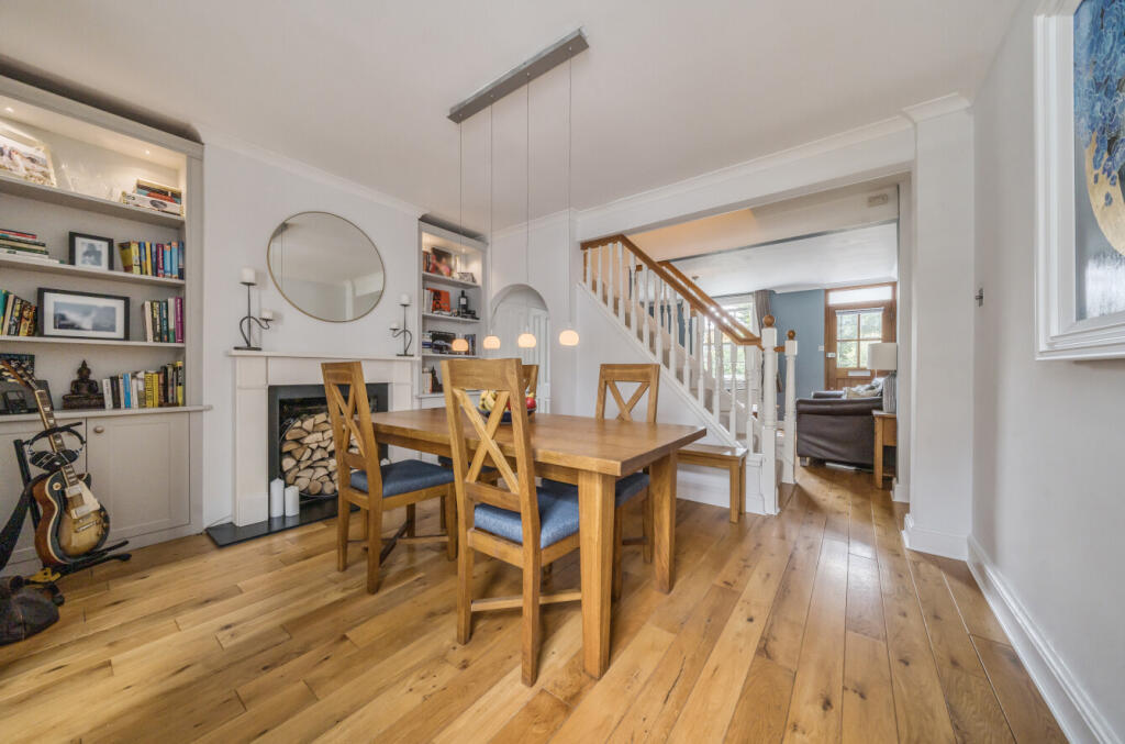 1360539-28-68de7a...