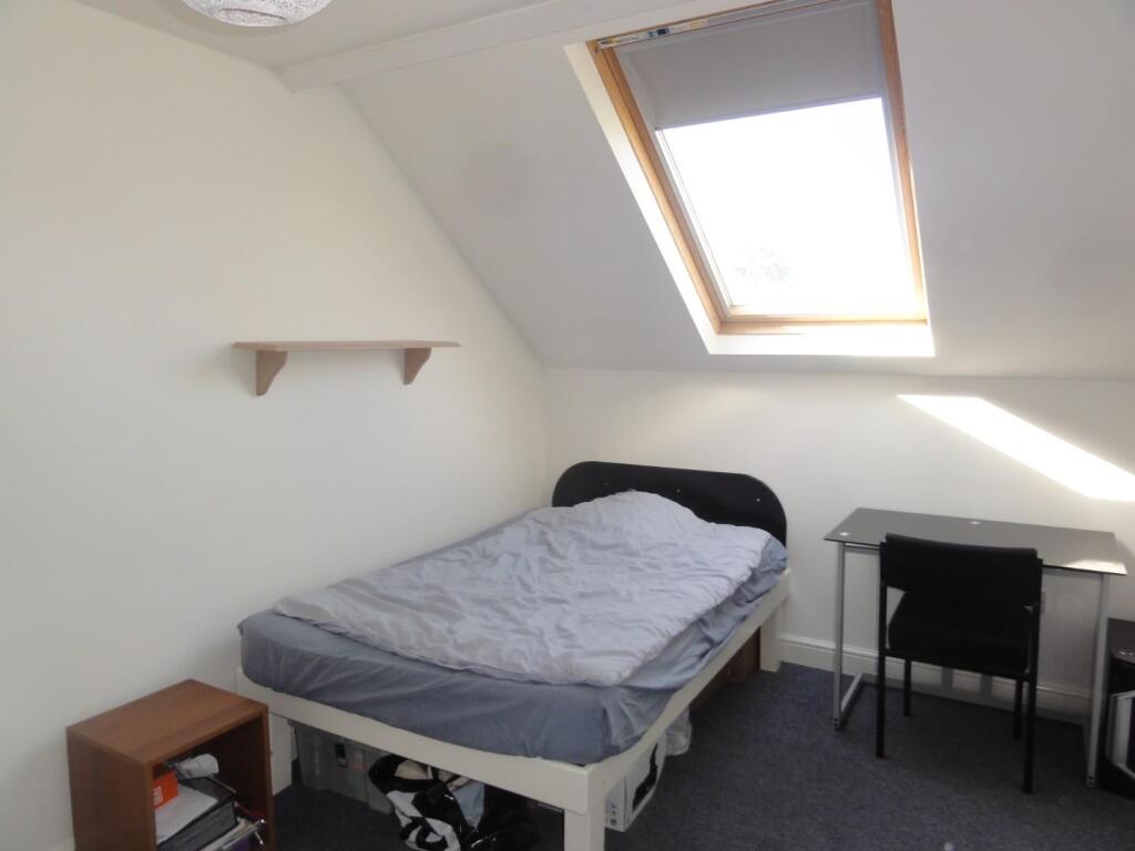 Flat J Studio 200 Bed 5.JPG