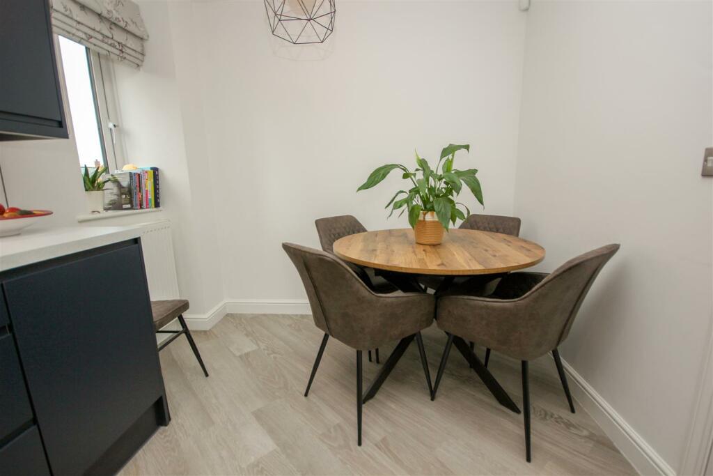 Dining Area.jpg