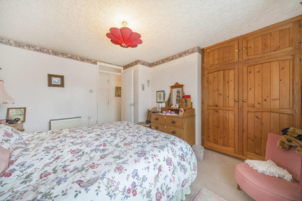 2nd view MASTER BEDROOM.jpg
