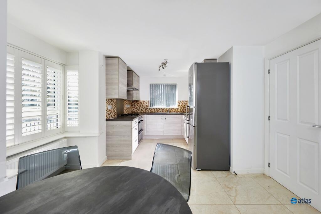 Kitchen / Dining Area