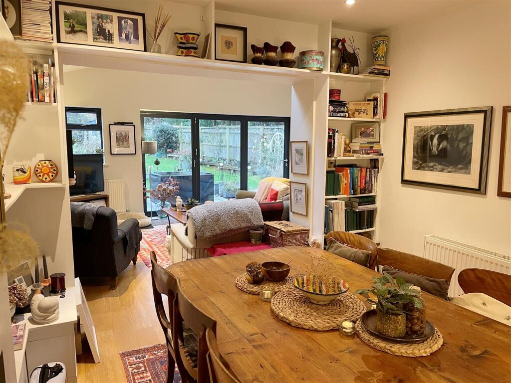 Dining - Fam Room 1.JPG